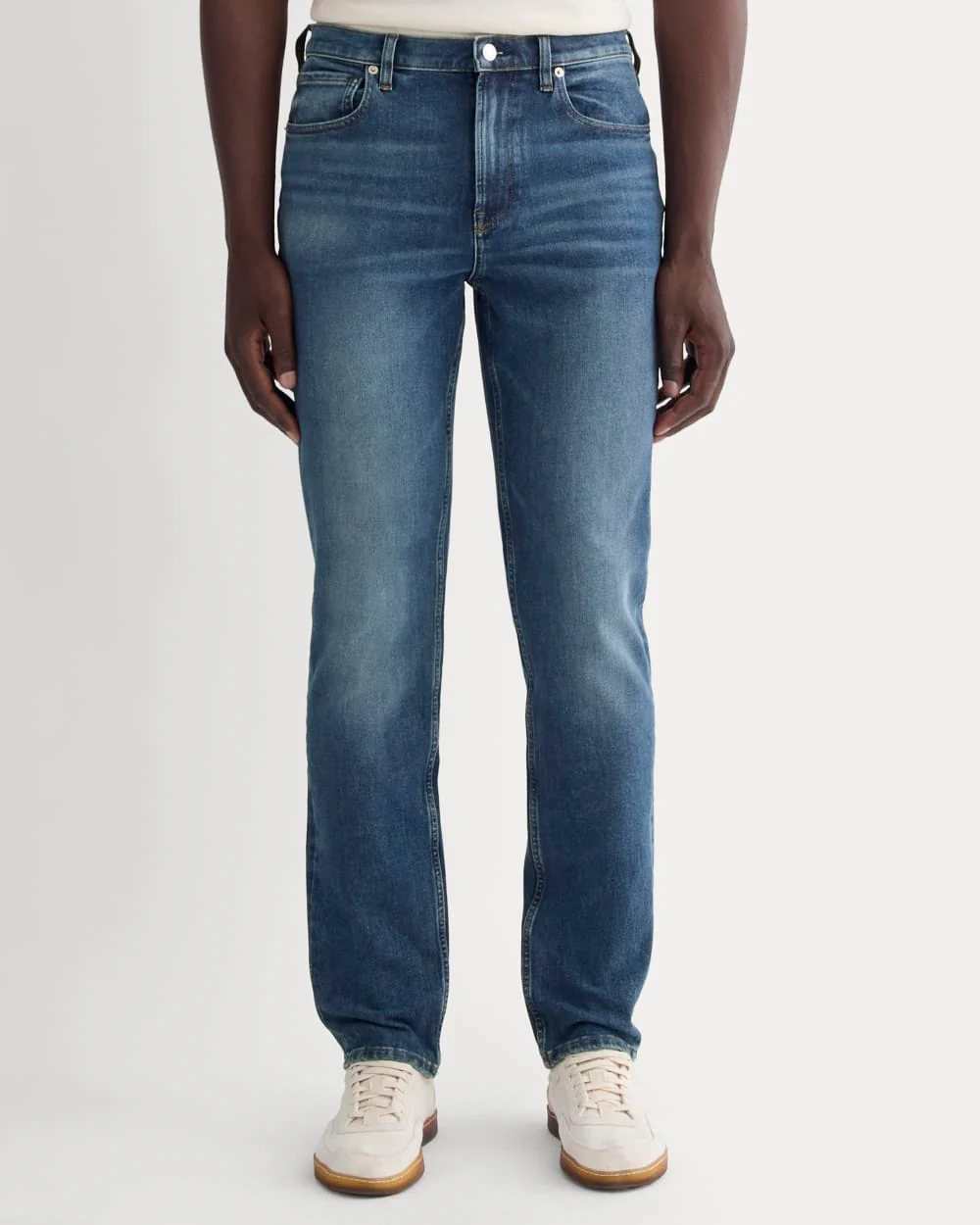 Den avslappnade 4-vägs stretch organisk jeans | Uniform | Mörk indigofärg