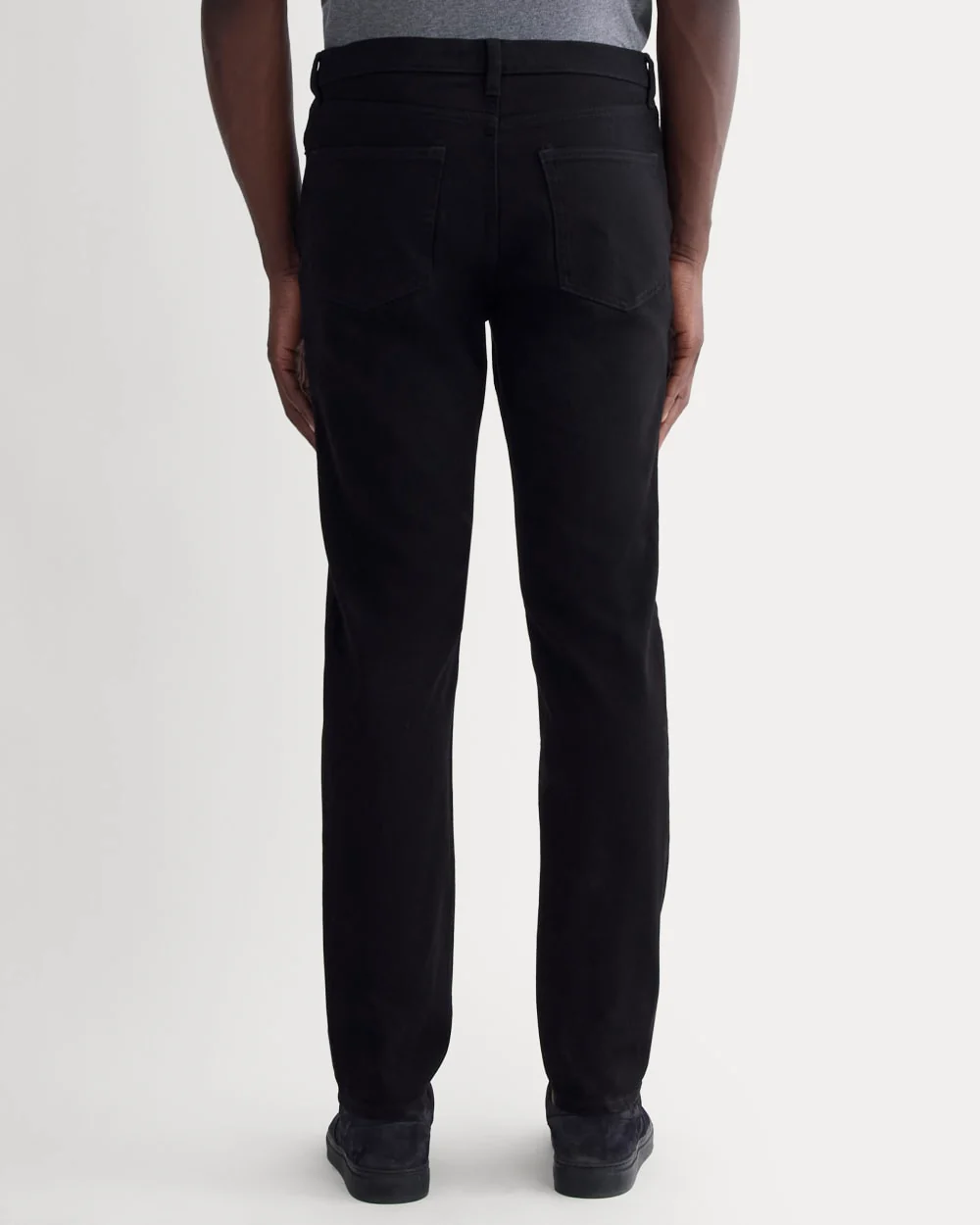 Den avslappnade 4-vägs stretch organisk jeans | Uniform | Svart