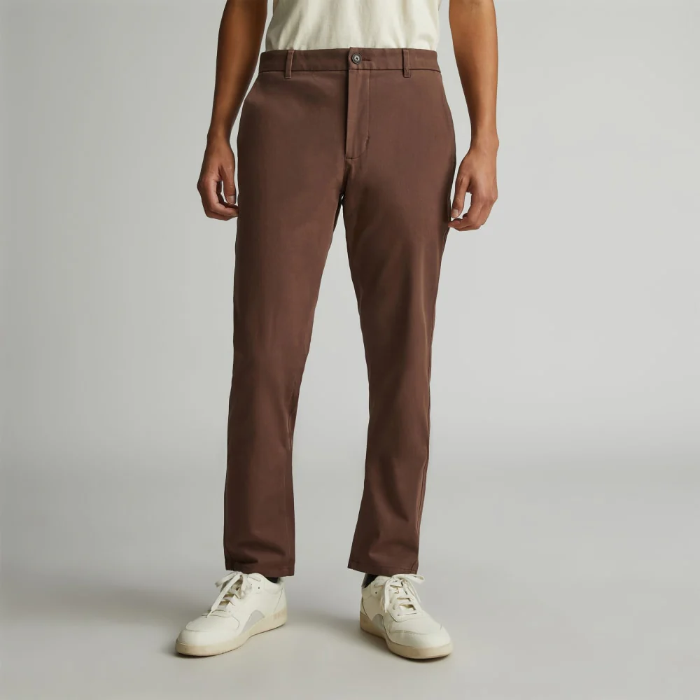 Performancechino | Uniform | Kakaobrun | Slank