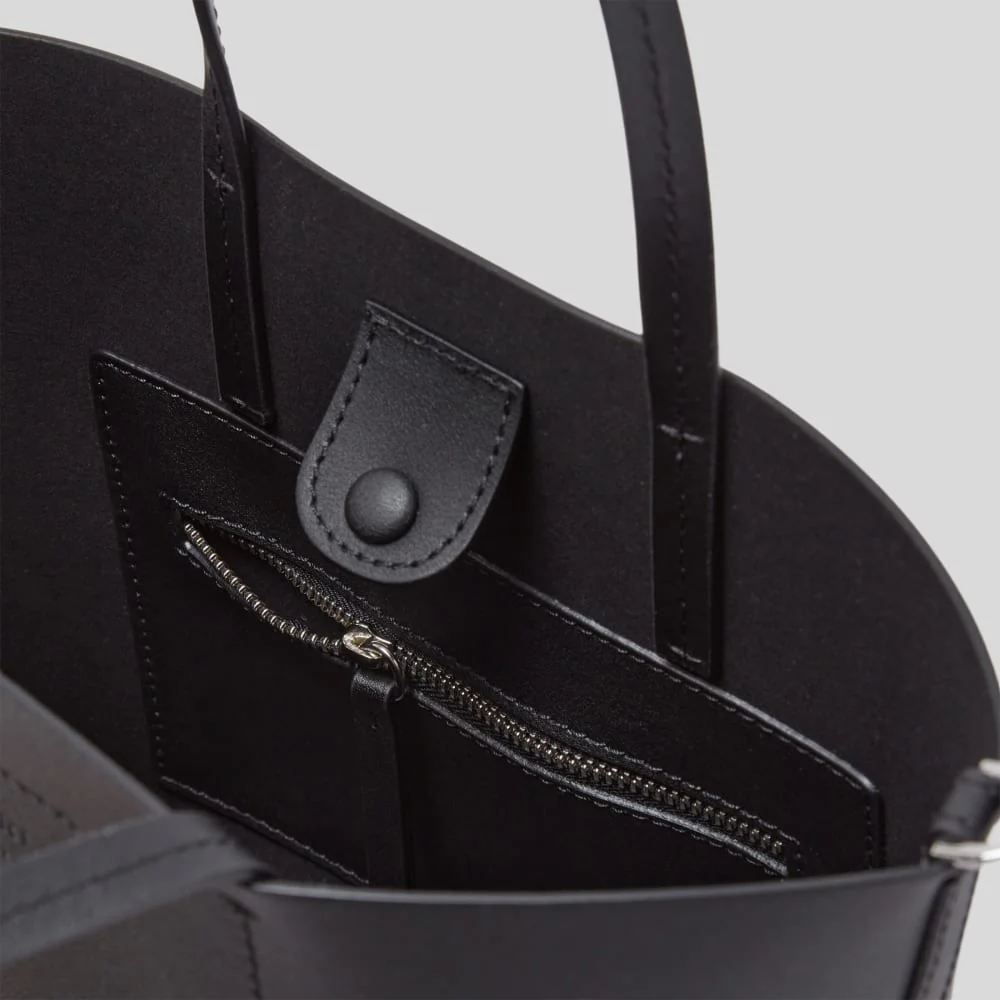 The Luxe italiensk läder korsbärare | Svart
