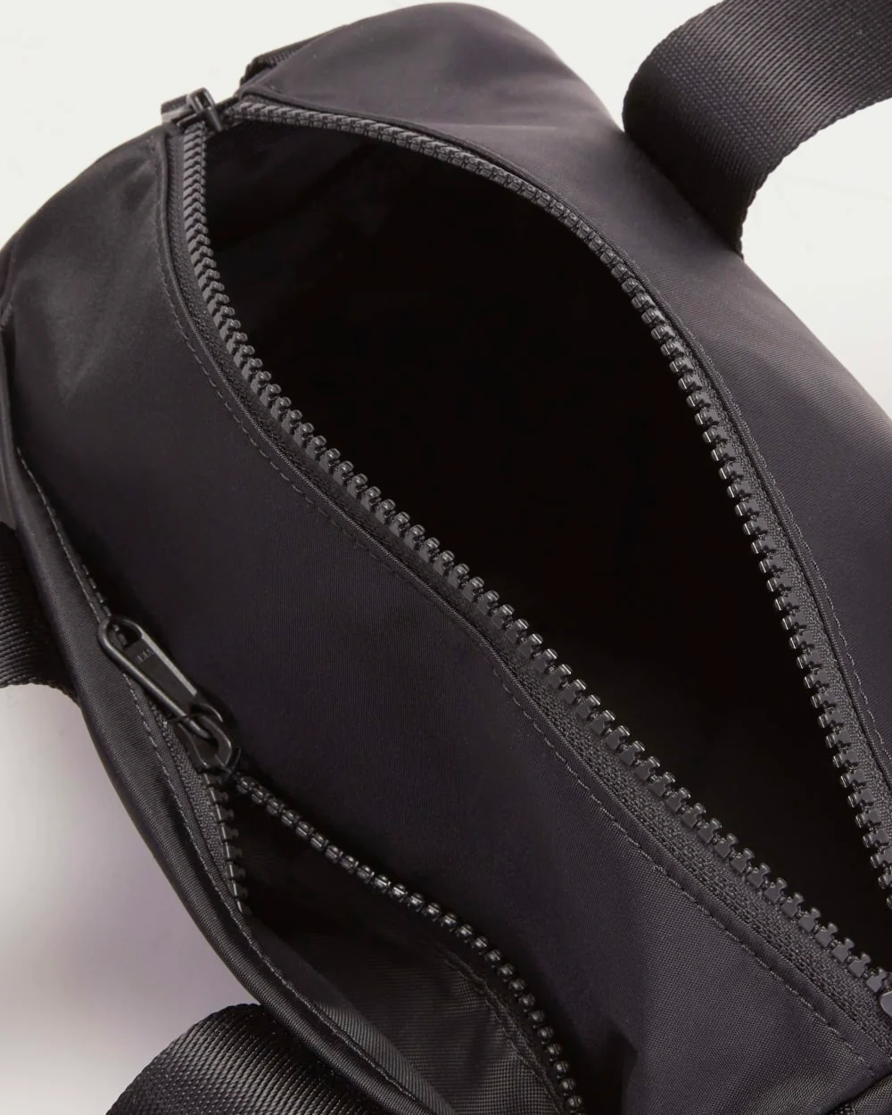 Recycled Nylon Skärmsäck | Svart