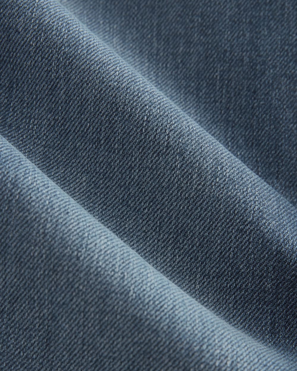 Den avslappnade 4-vägs stretch organisk jeans | Uniform | Mörk indigofärg