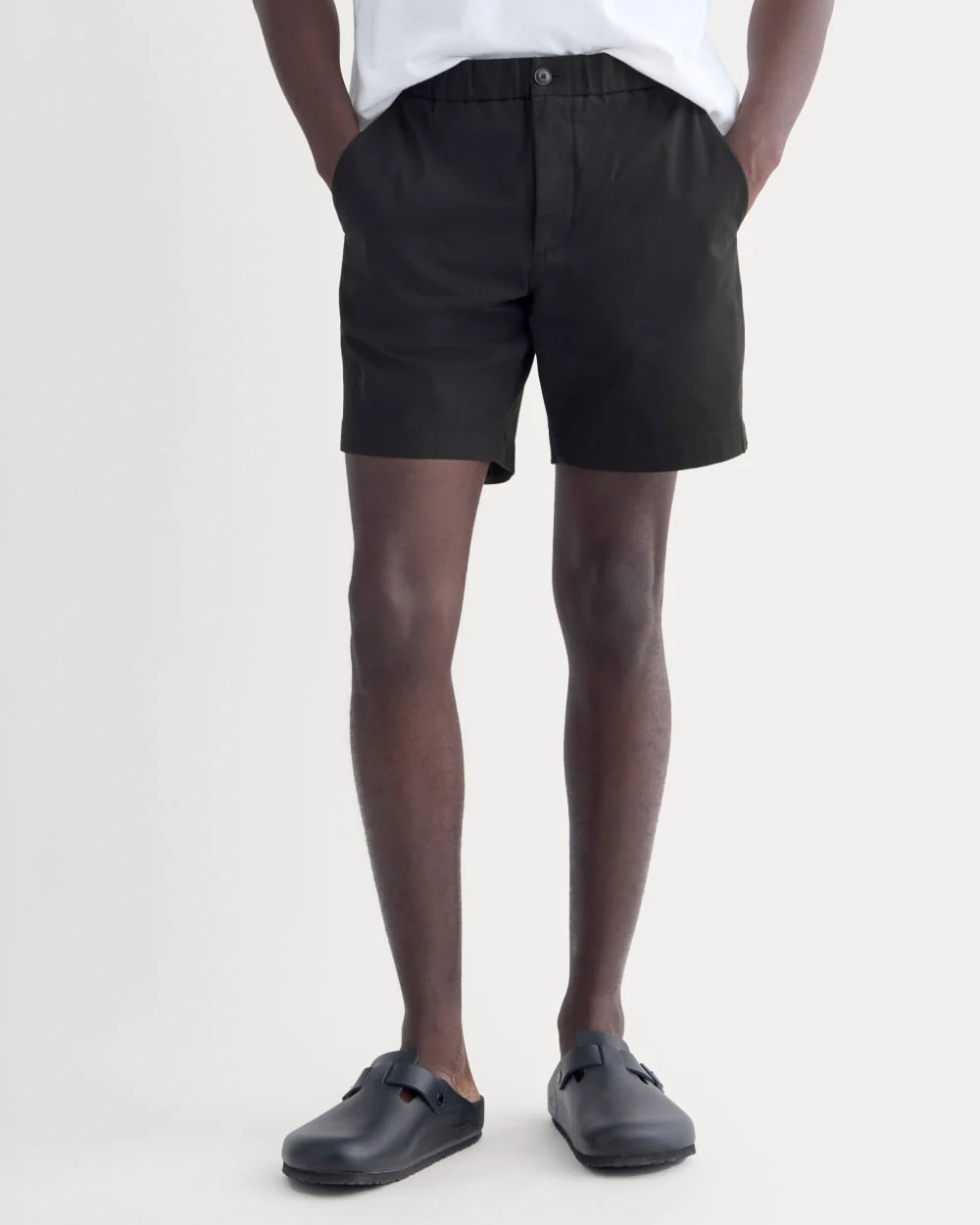 De drag-och-bär-presterande chino-short | Svart